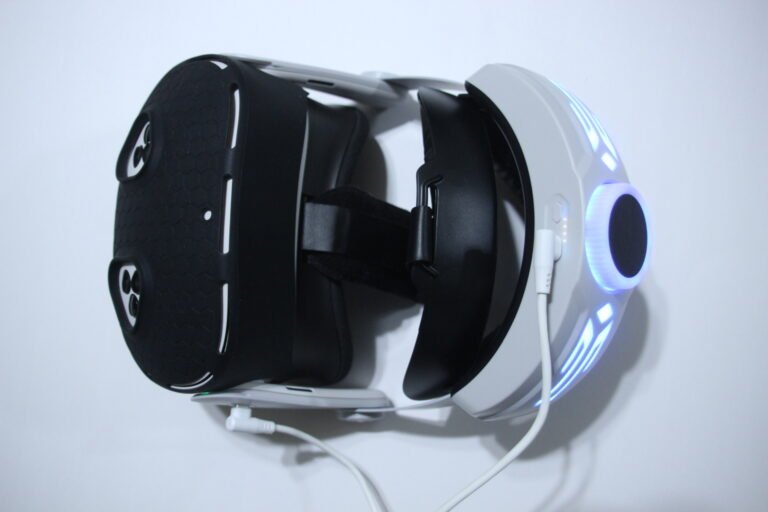 brokelit-rgb-head-strap-for-meta-quest-3-and-3s-review-up