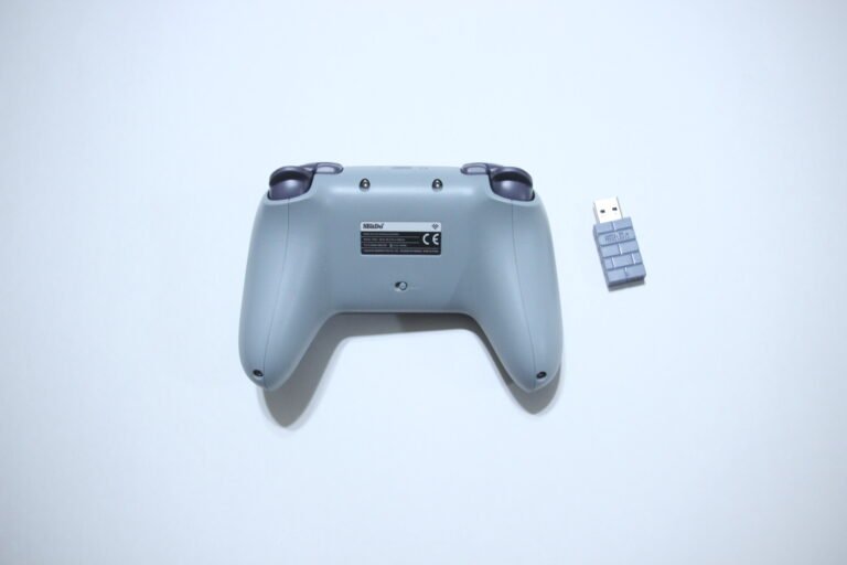 aknes-8bitdo-ultimate-2c-wireless-2-4g-controller-review-rear