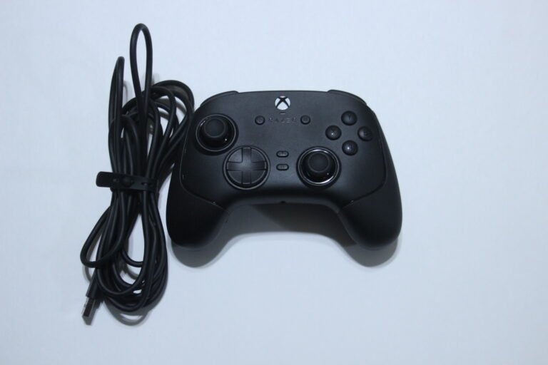 razer-wolverine-v3-tournament-edition-wired-gaming-controller-review-with-wires